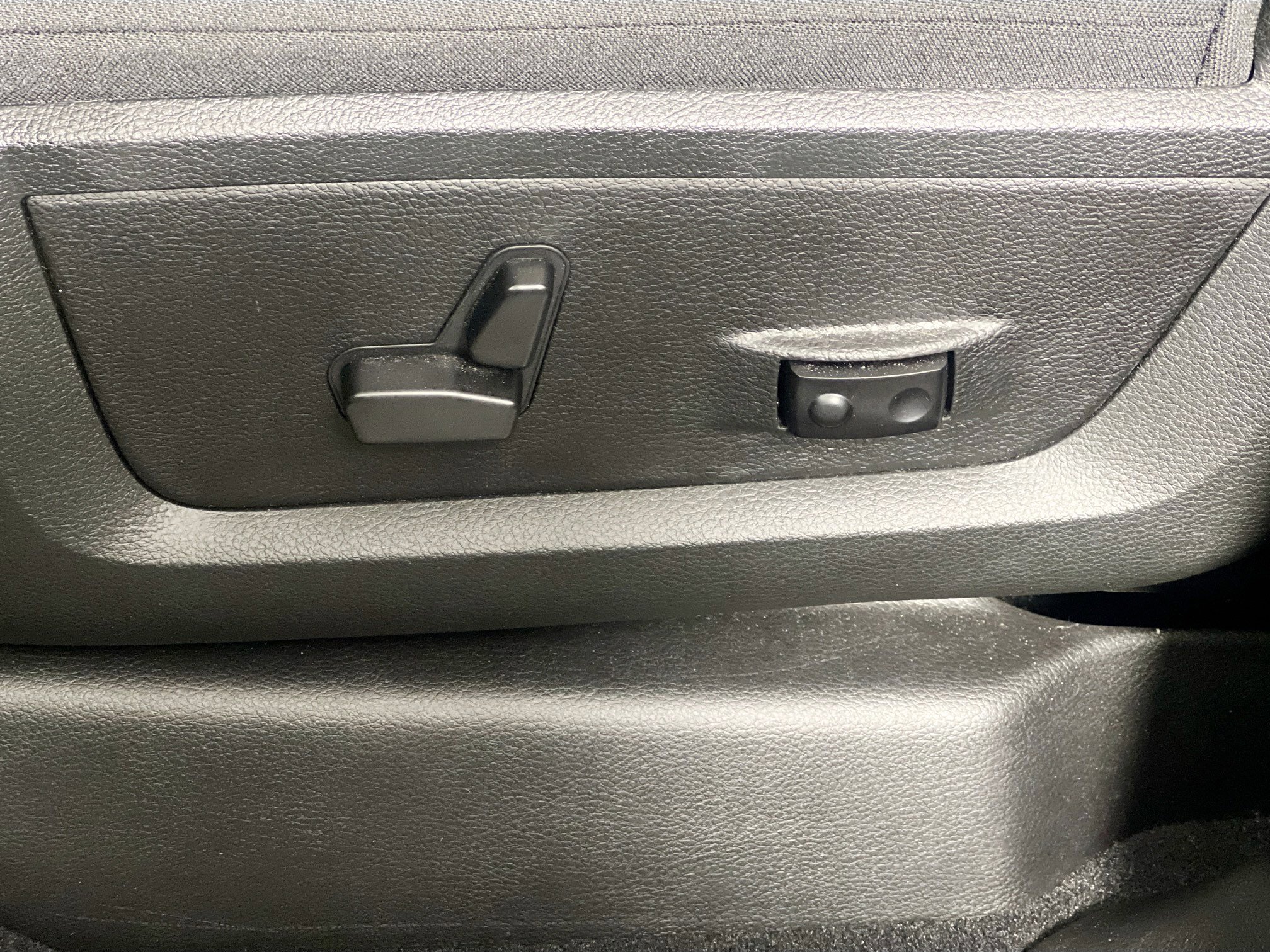 Used 2024 RAM 2500 Big Horn w/ Bed Utility Group image 15