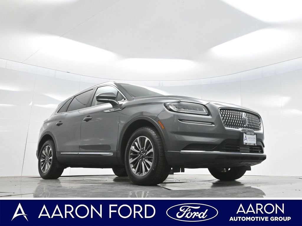 Used 2023 Lincoln Nautilus FWD w/ Premium Package image 3