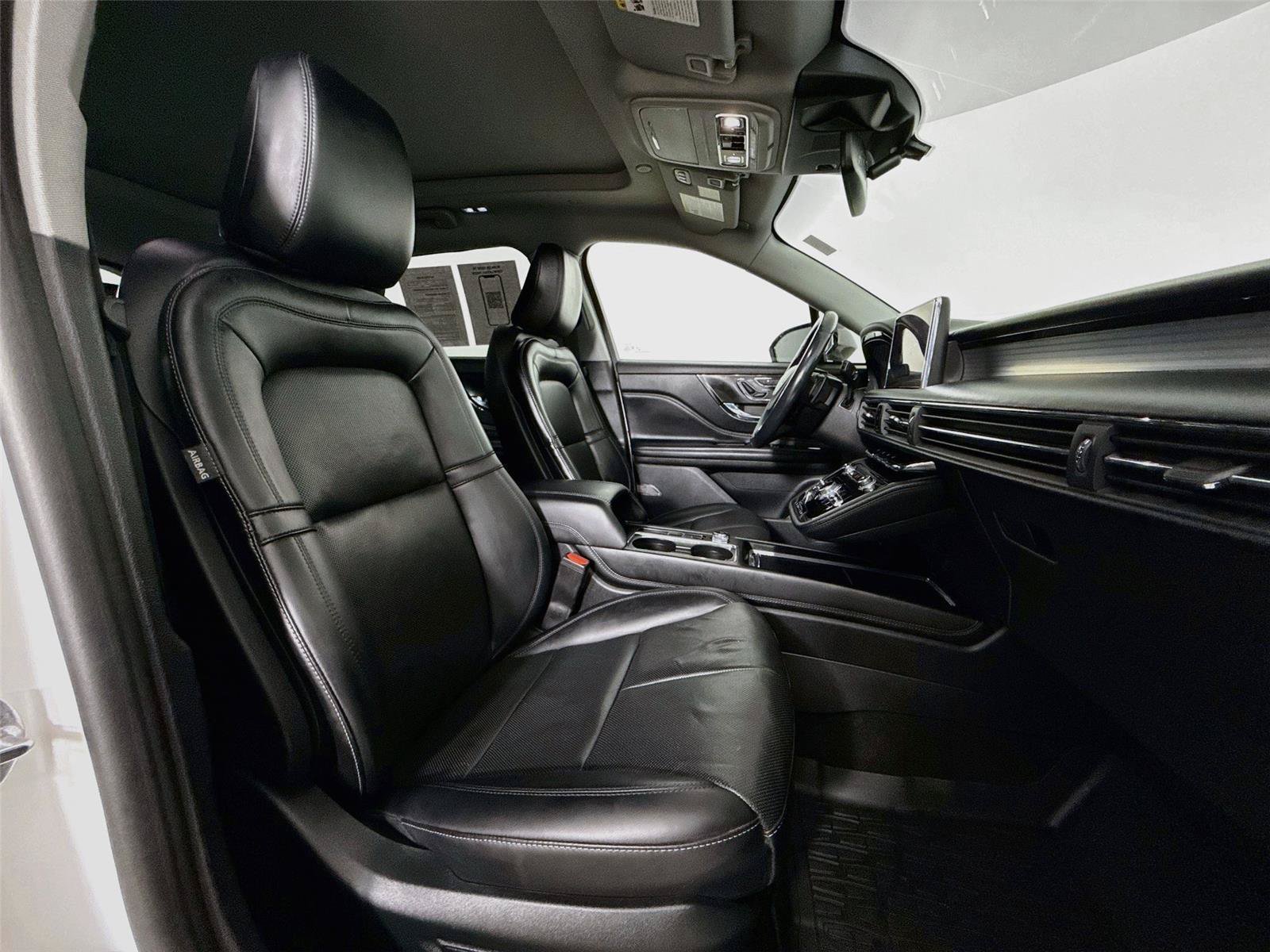 Used 2022 Lincoln Corsair AWD w/ Premium Package image 30