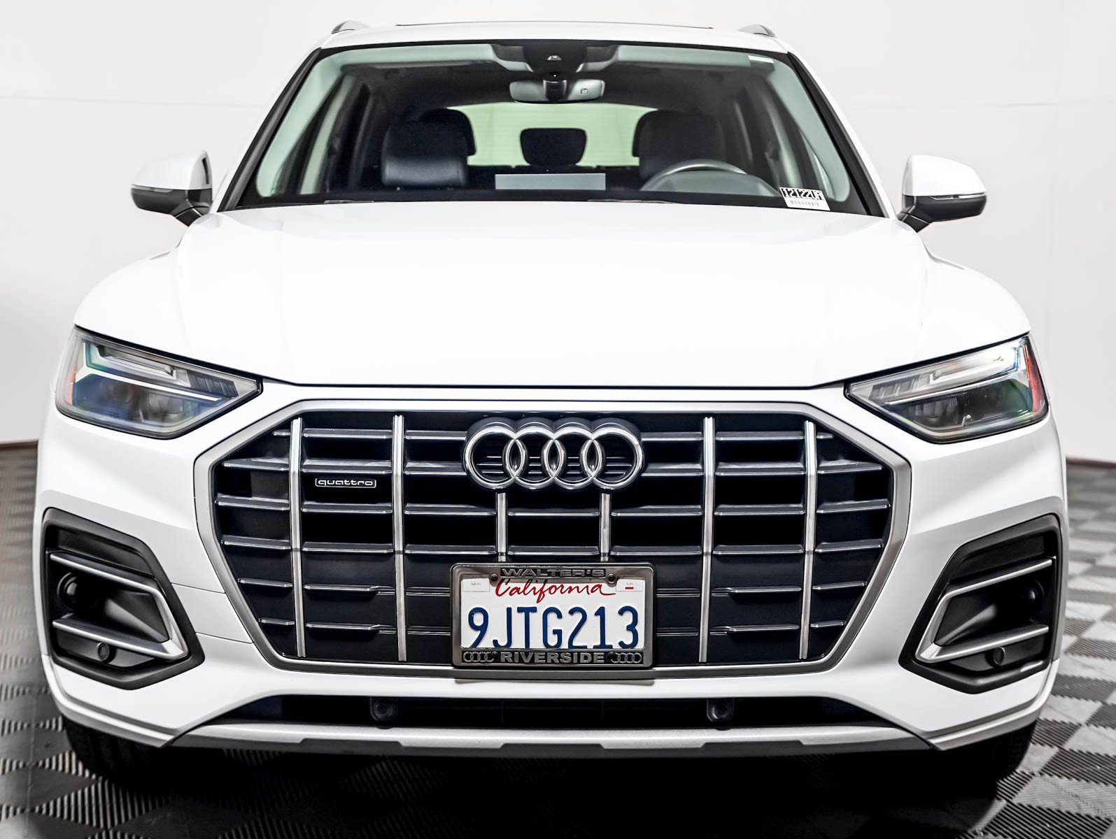 Used 2023 Audi Q5 2.0T Premium w/ Convenience Package AWD/4WD image 9