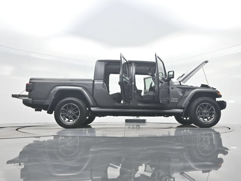 Used 2020 Jeep Gladiator Overland AWD/4WD image 44