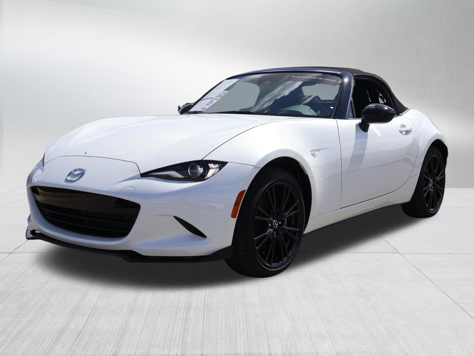 Certified 2025 MAZDA MX-5 Miata Club RWD image 3