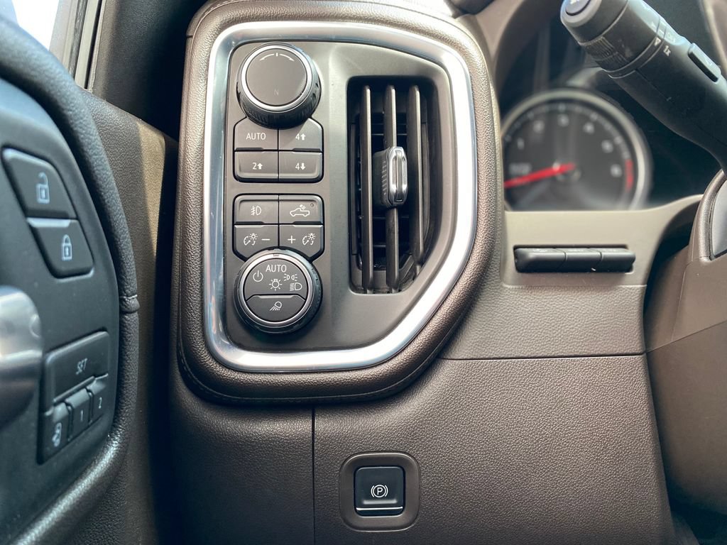 Used 2019 Chevrolet Silverado 1500 LTZ w/ LTZ Premium Package AWD/4WD image 29