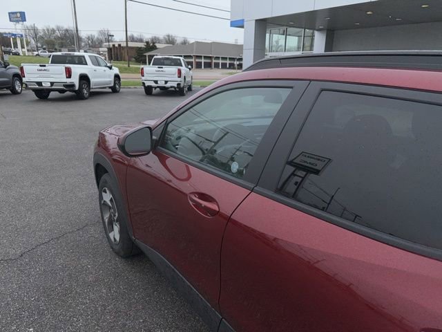 Used 2025 Chevrolet Trax LT w/ LT Convenience Package image 24