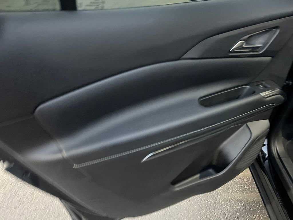 Used 2025 Chevrolet Traverse LT image 17