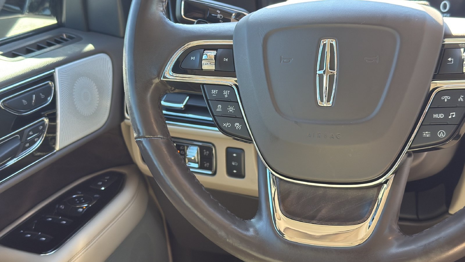 Certified 2023 Lincoln Navigator L Reserve AWD/4WD image 16