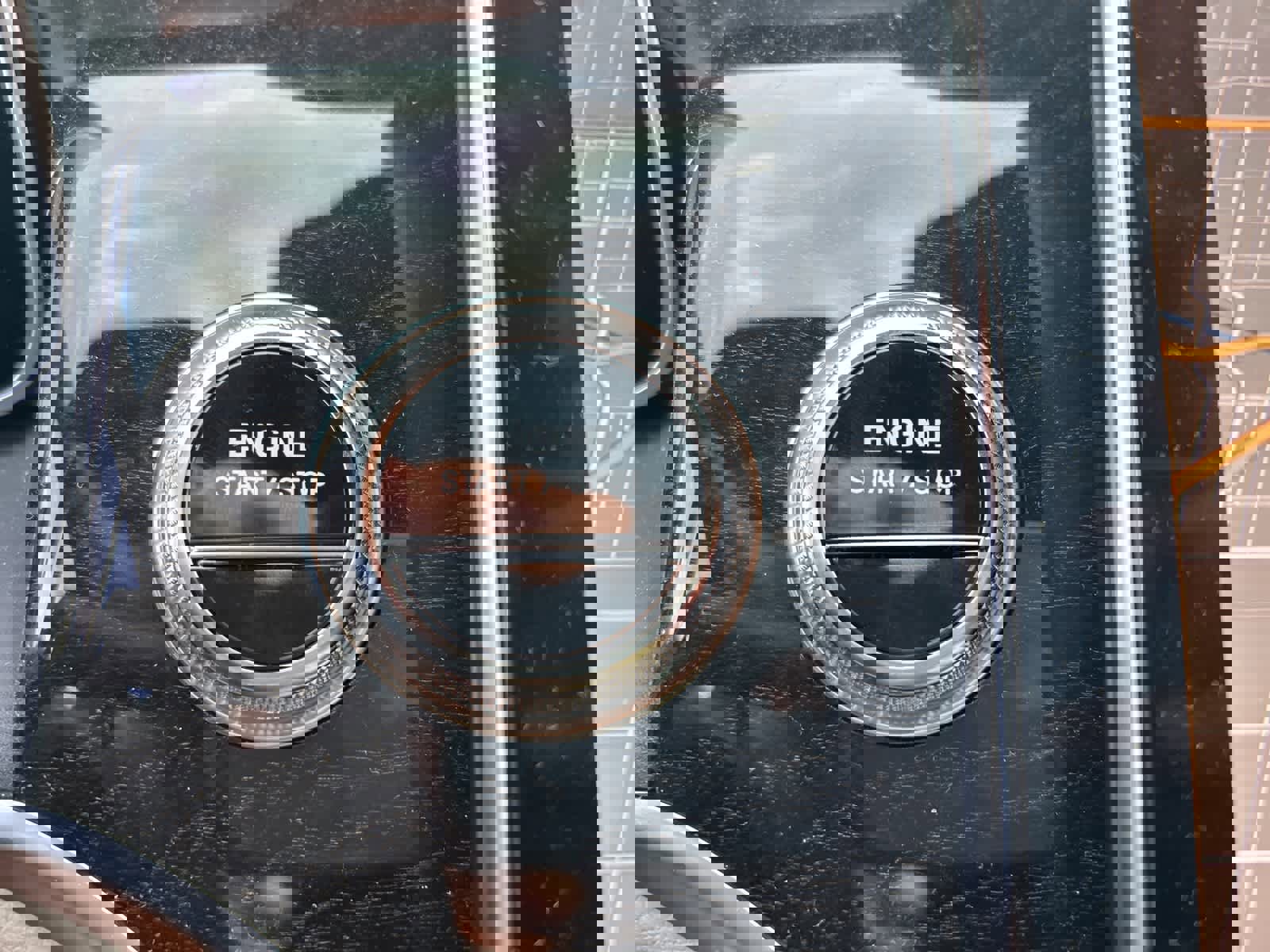 Used 2025 Mercedes-Benz GLC 350e 4MATIC image 31