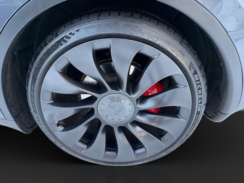 Used 2022 Tesla Model Y Performance image 23