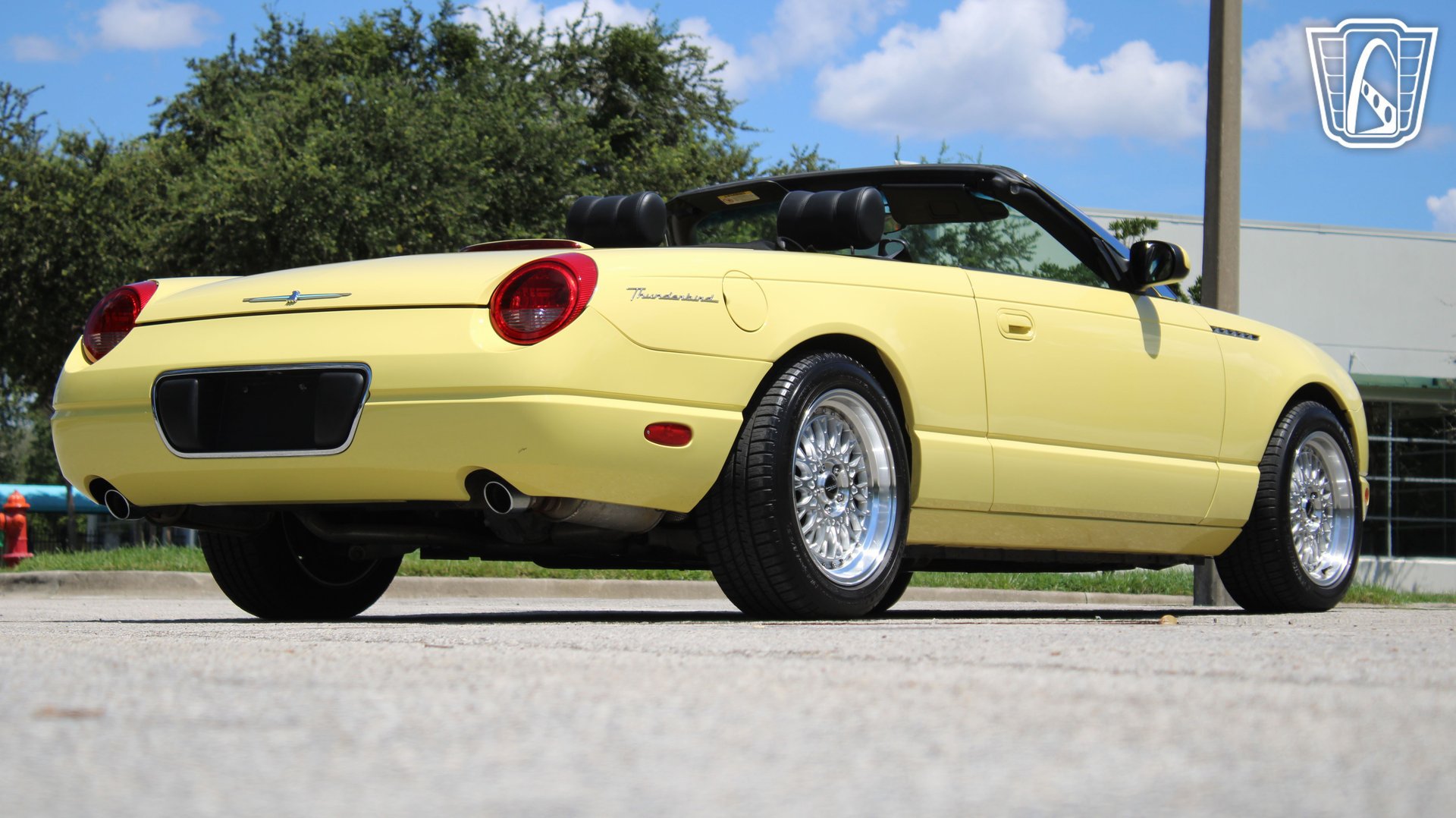 Used 2002 Ford Thunderbird RWD image 17