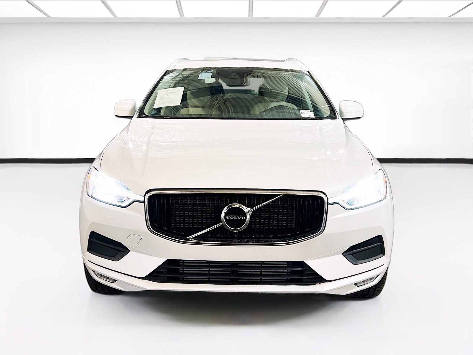 Used 2021 Volvo XC60 T5 Momentum w/ Protection Package Premier image 2