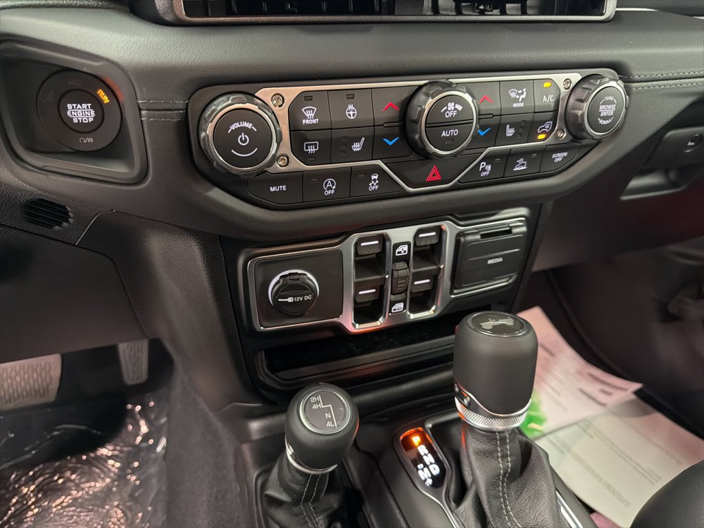 New 2026 Jeep Wrangler Unlimited Sahara AWD/4WD image 23