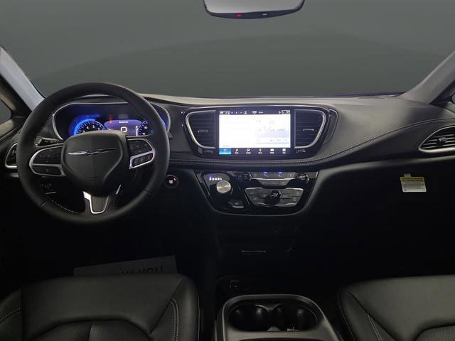 New 2026 Chrysler Pacifica Select image 5