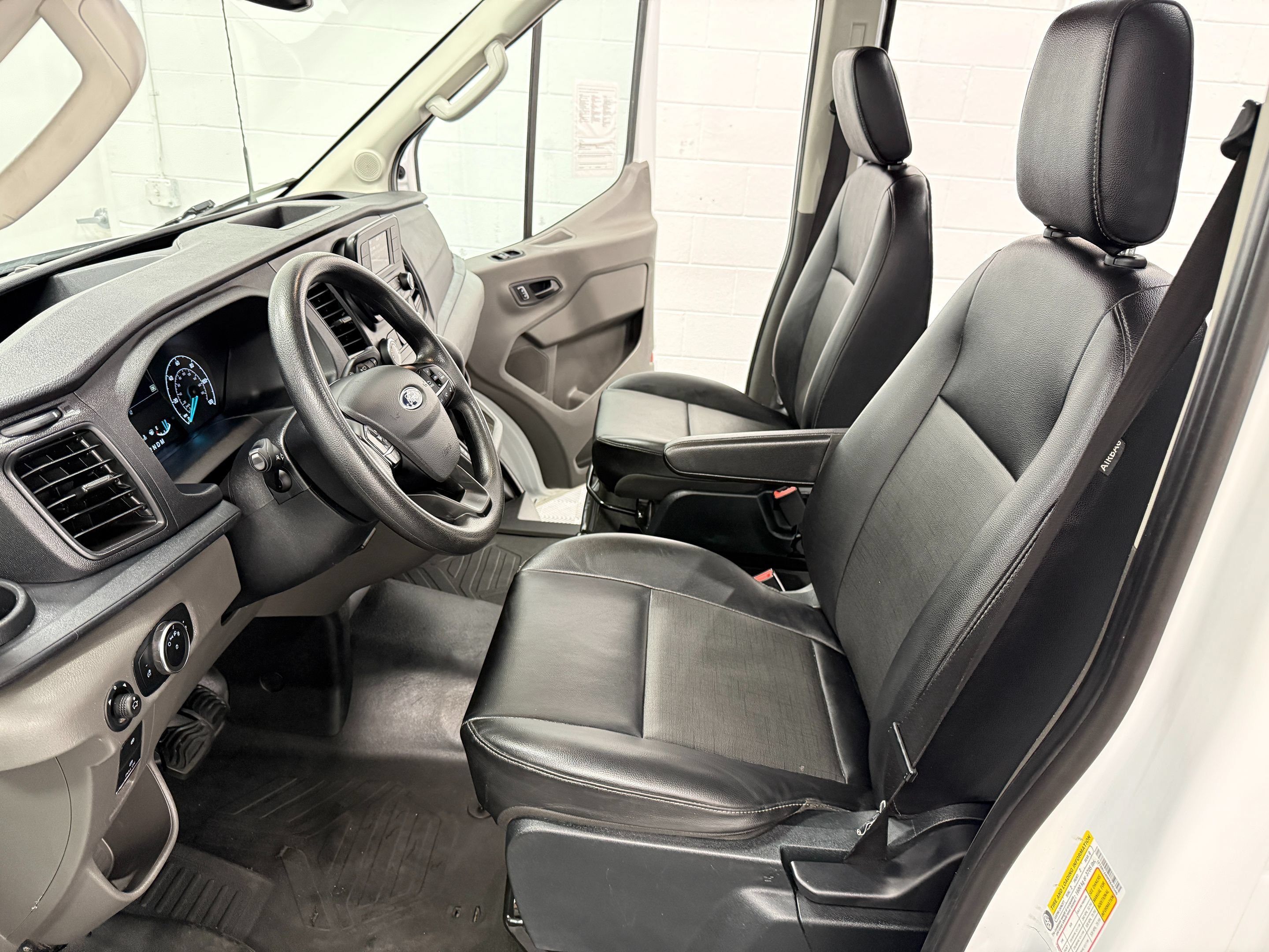 Used 2023 Ford Transit 250 148 High Roof RWD image 10