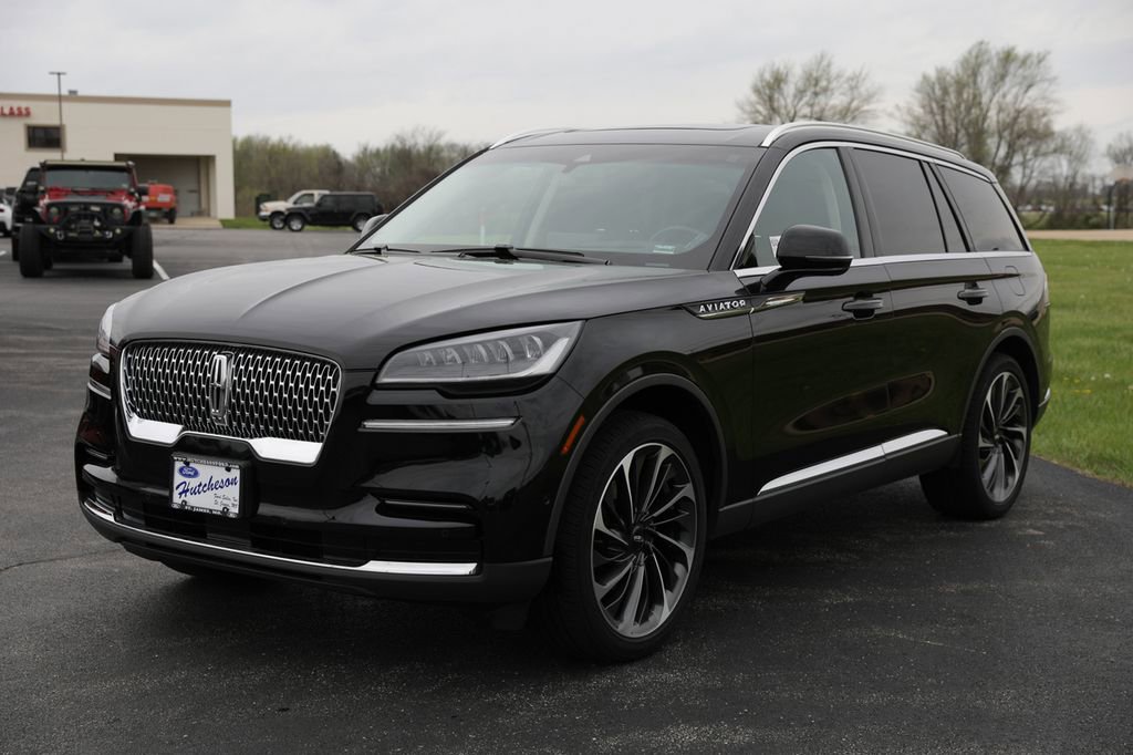 Used 2023 Lincoln Aviator Reserve w/ Equipment Group 201A image 3