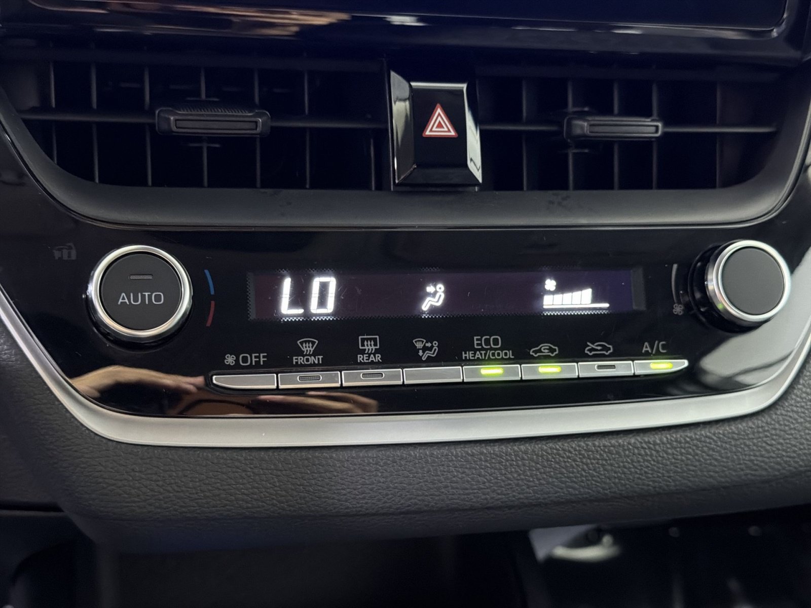 Used 2024 Toyota Corolla LE FWD image 21