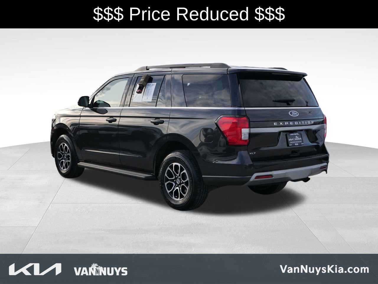 Used 2024 Ford Expedition XLT image 5