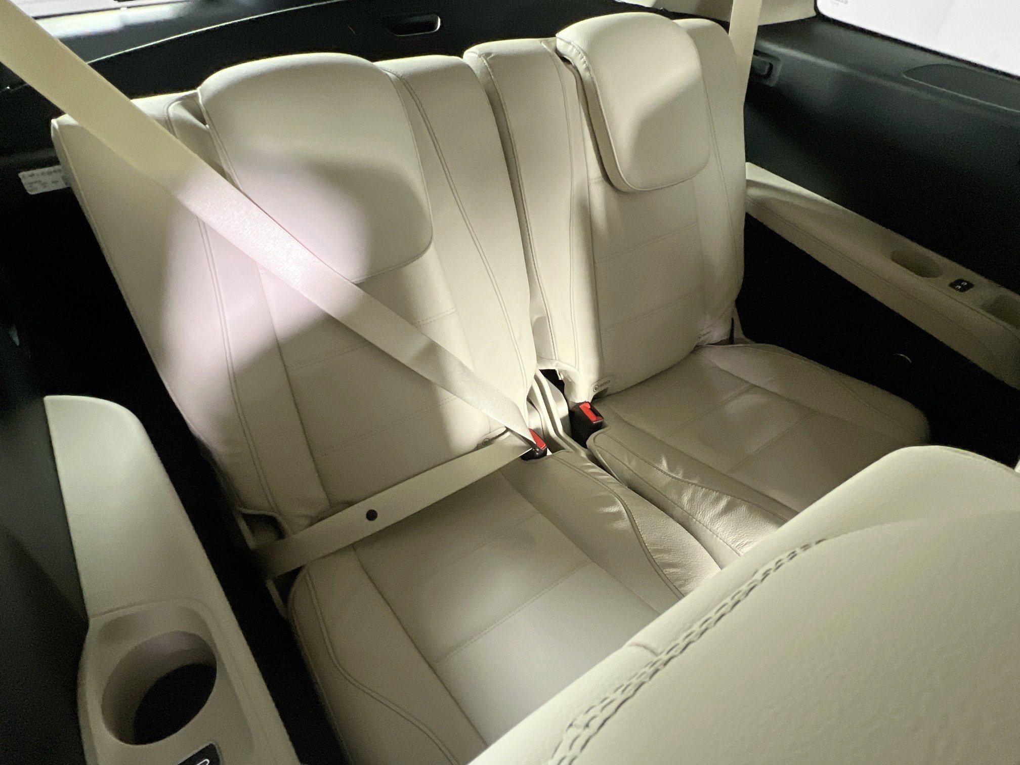 Used 2024 Mercedes-Benz GLS 450 4MATIC image 27