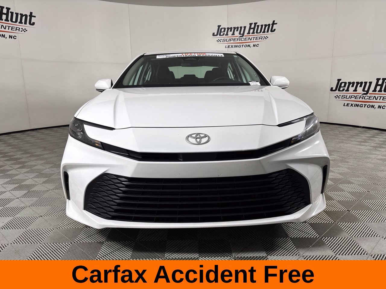 Used 2025 Toyota Camry LE FWD image 3