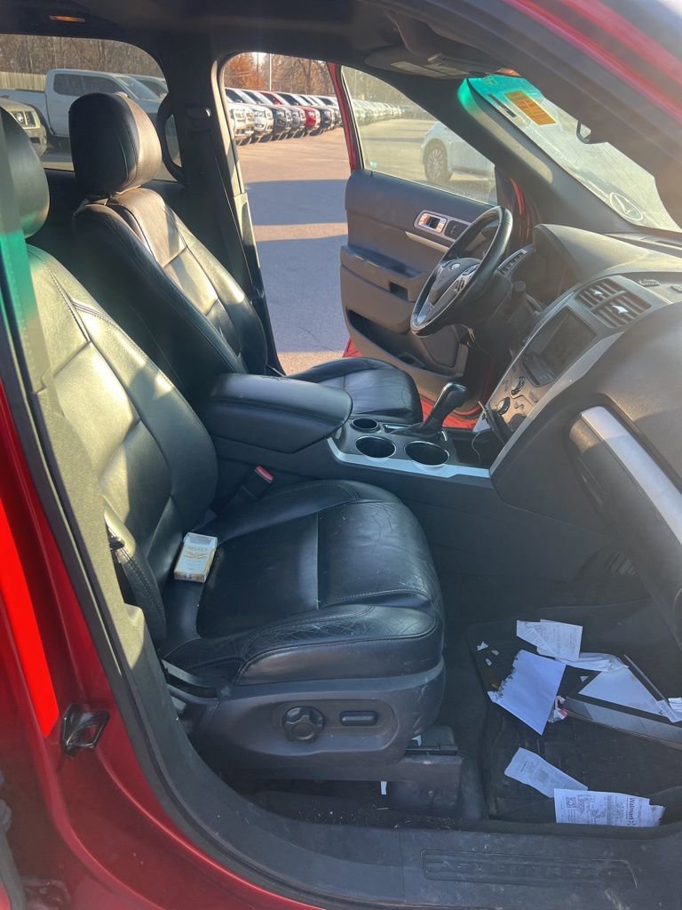 Used 2011 Ford Explorer XLT w/ 202A Rapid Spec Order Code image 12