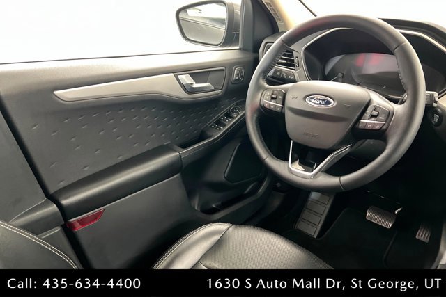 Used 2020 Ford Escape SEL image 11