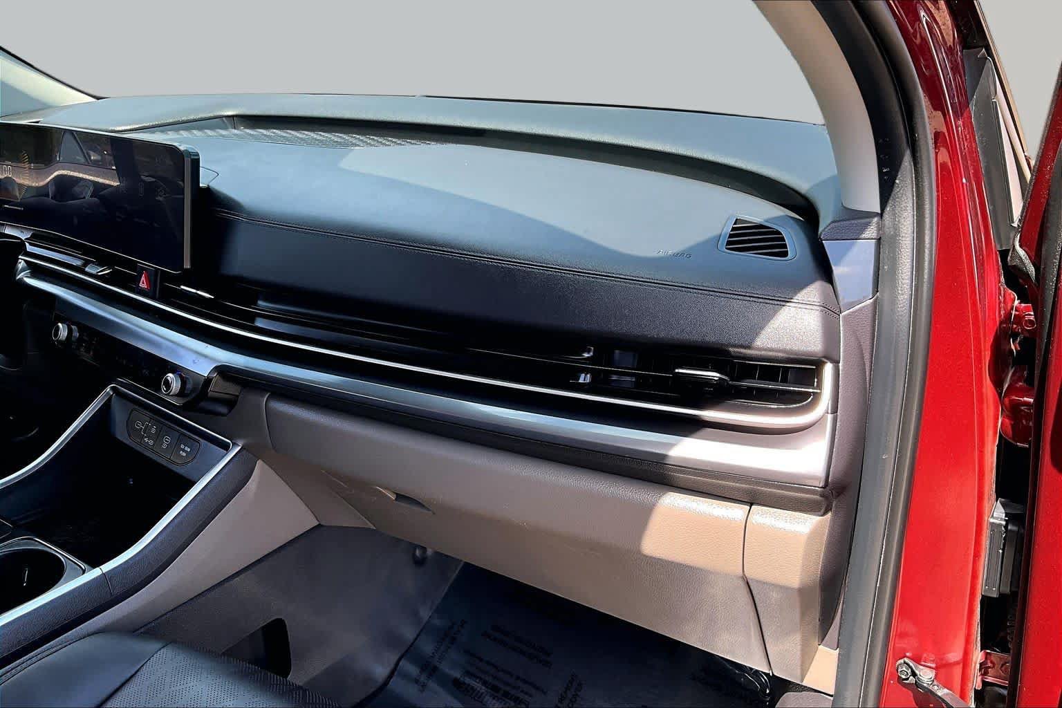 Used 2026 Kia Carnival LXS FWD image 18
