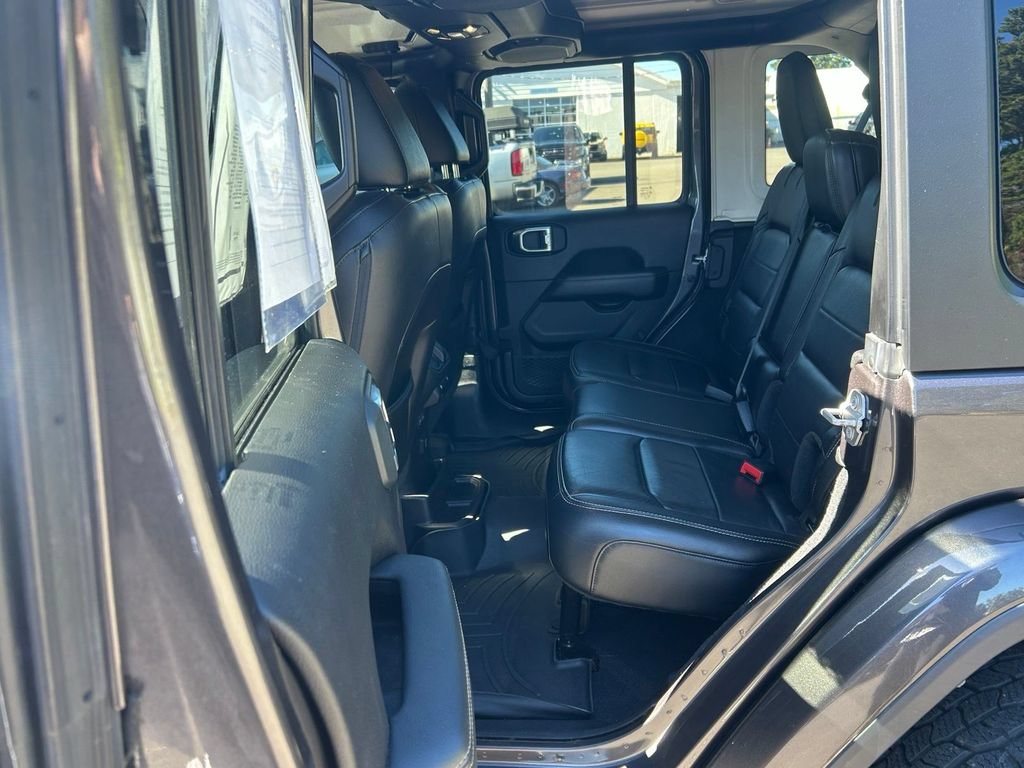 Used 2019 Jeep Wrangler Unlimited Sahara AWD/4WD image 36
