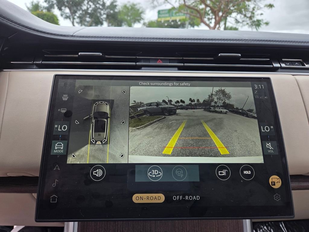 Used 2024 Land Rover Range Rover SE AWD/4WD image 14