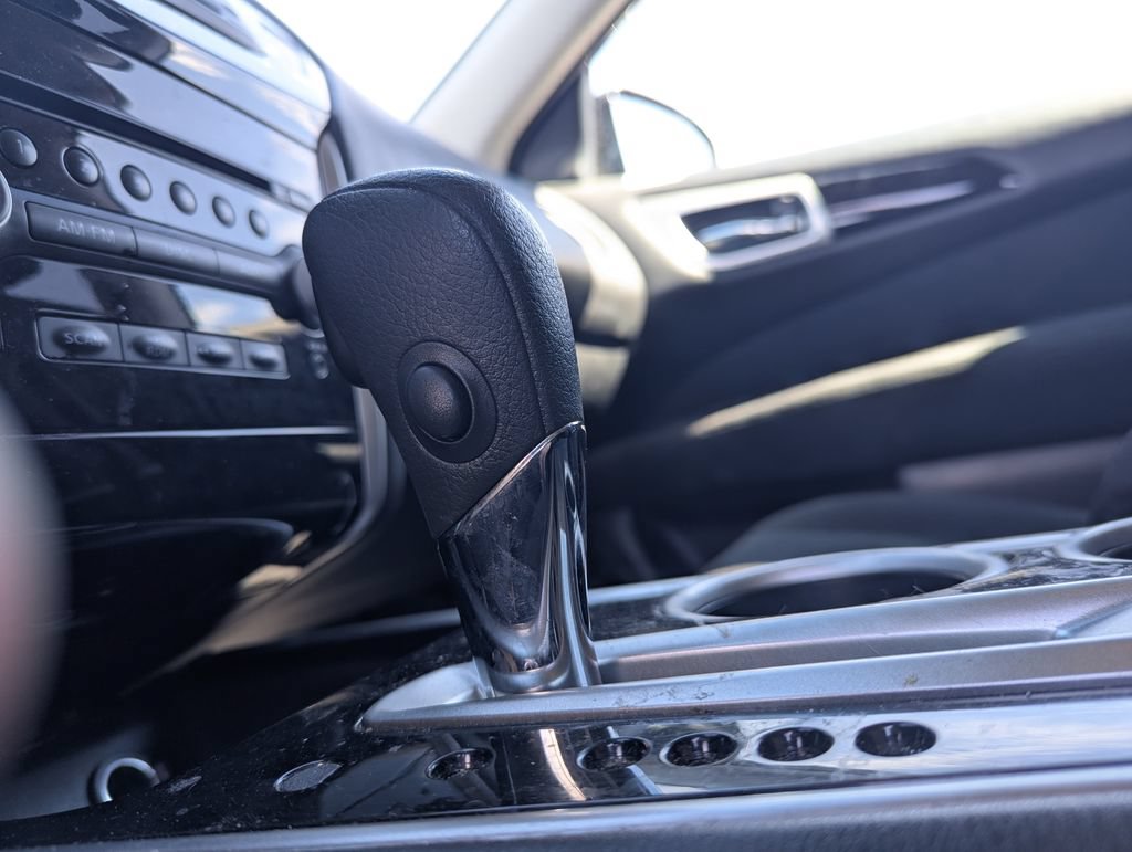 Used 2014 Nissan Pathfinder S FWD image 14