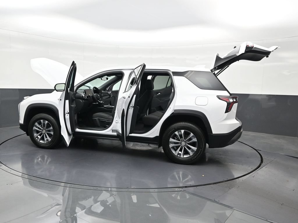 Used 2026 Chevrolet Equinox LT w/ Safety and Technology Package FWD image 36