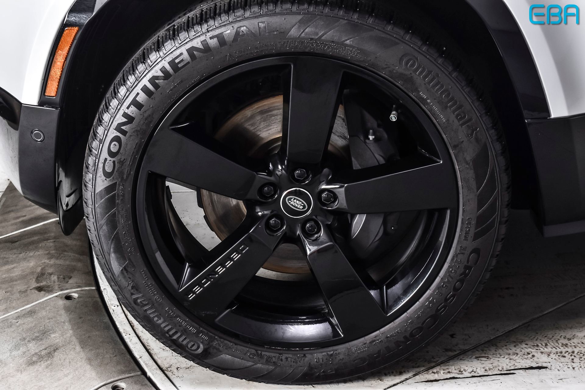 Used 2025 Land Rover Defender 130 X-Dynamic SE image 10