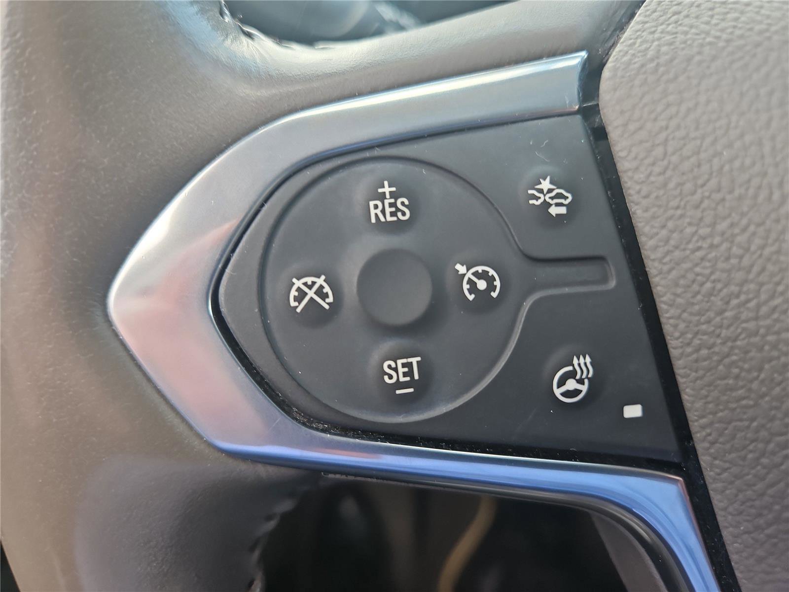 Used 2021 Chevrolet Traverse Premier image 11
