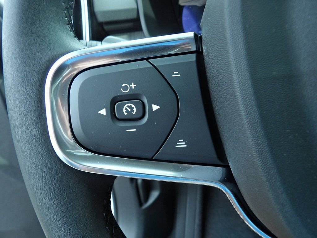 New 2025 Volvo XC40 B5 Plus w/ Climate Package image 19