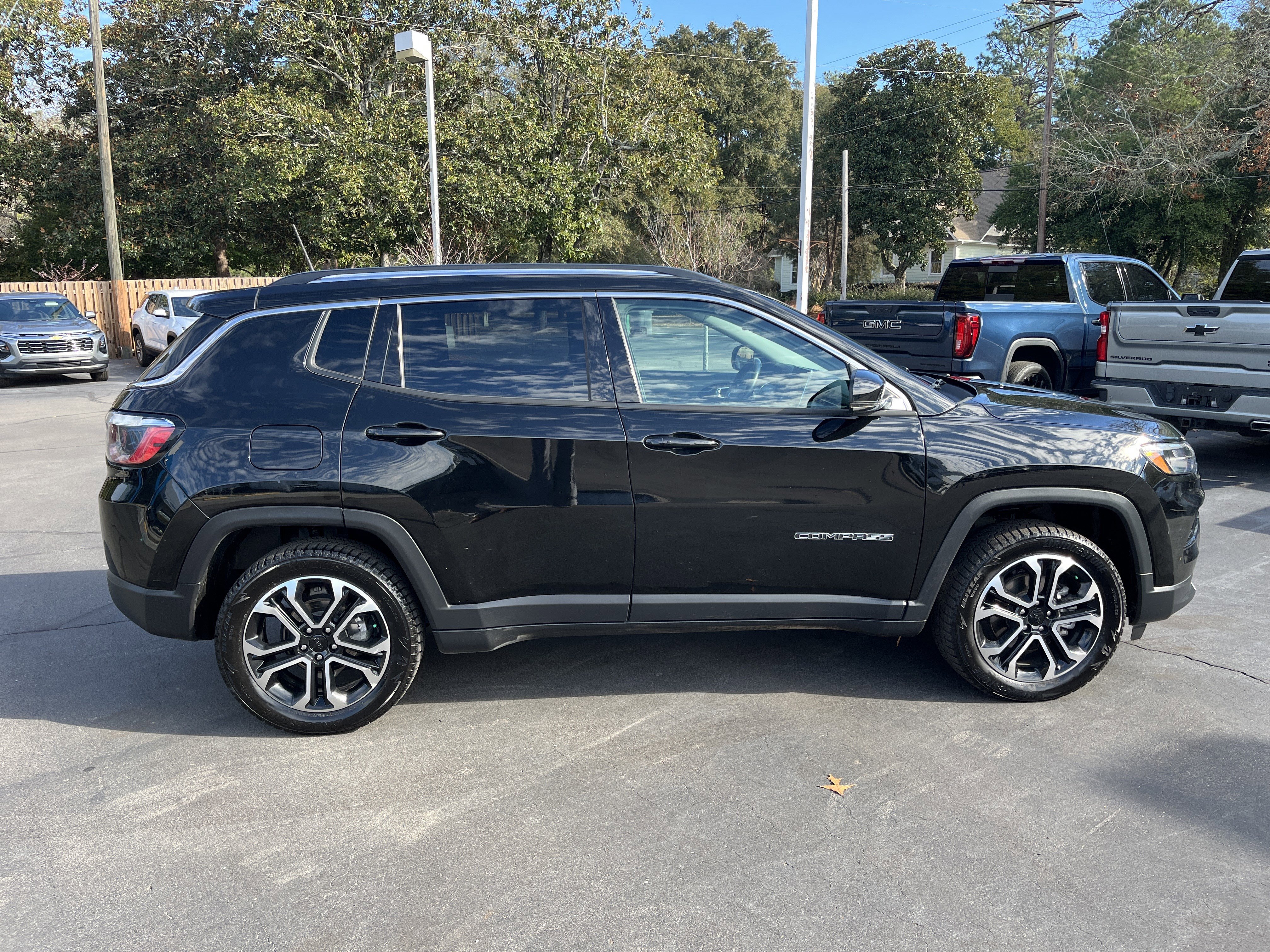 Used 2022 Jeep Compass Limited w/ Sun and Sound Group image 6