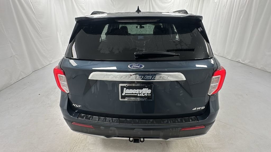 Used 2022 Ford Explorer XLT w/ Equipment Group 202A image 4