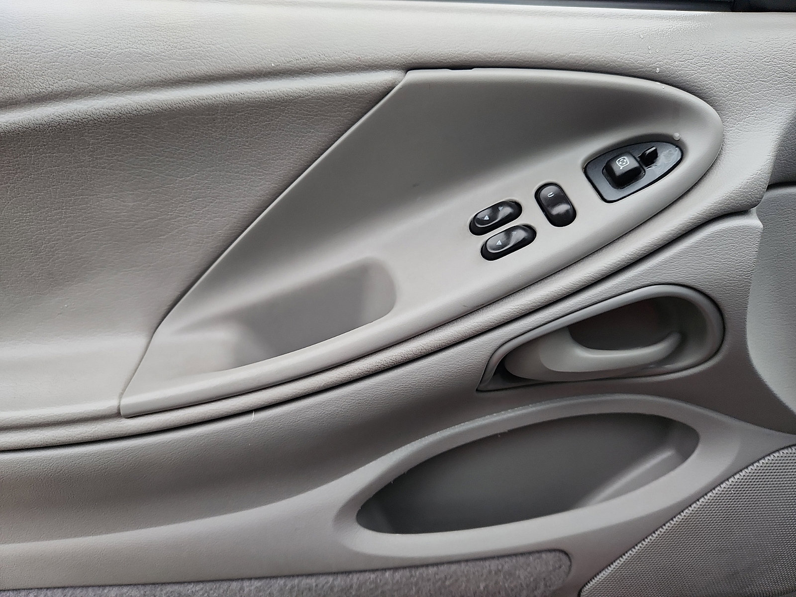 Used 1999 Ford Mustang Coupe image 17