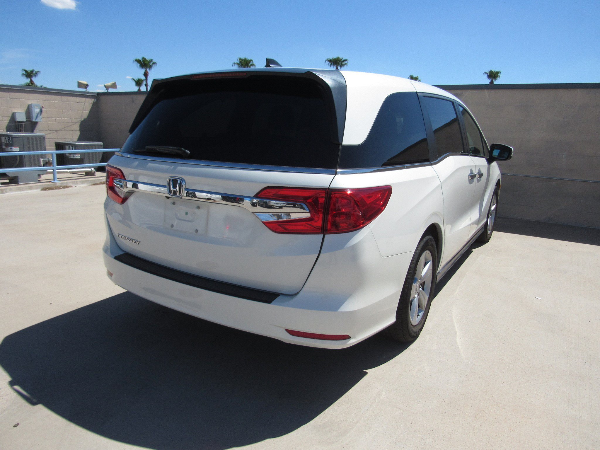 Used 2019 Honda Odyssey EX image 3