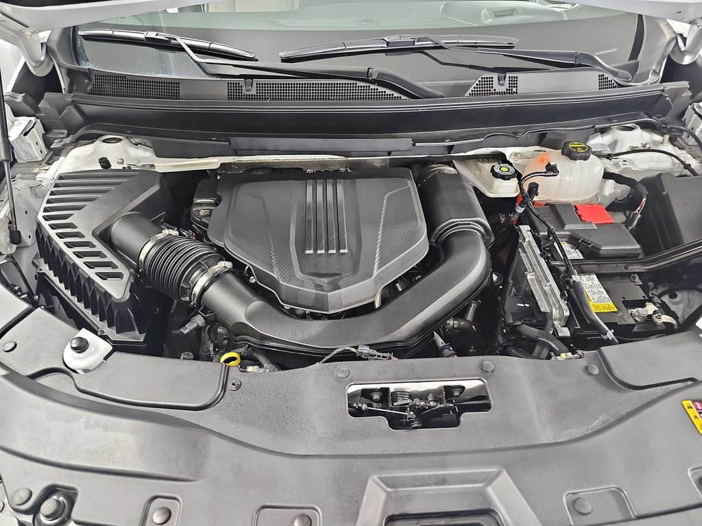 Used 2025 Chevrolet Traverse LT AWD/4WD image 38