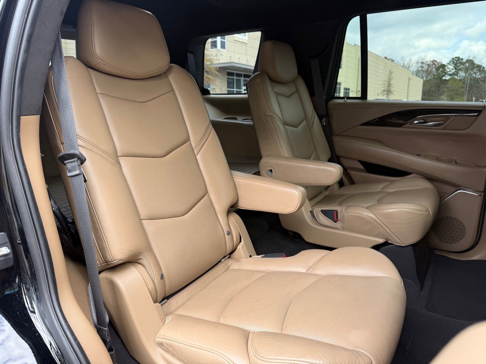 Used 2019 Cadillac Escalade Platinum image 42