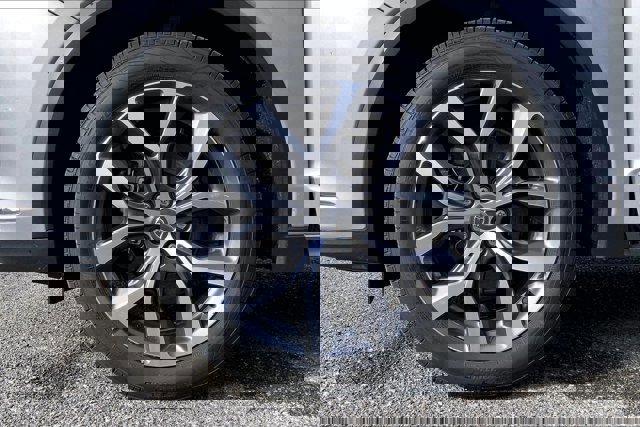 Used 2022 Acura MDX SH-AWD w/ Technology Package image 8