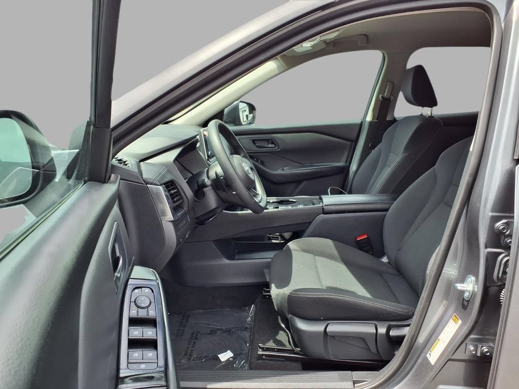 Used 2024 Nissan Rogue S FWD image 21