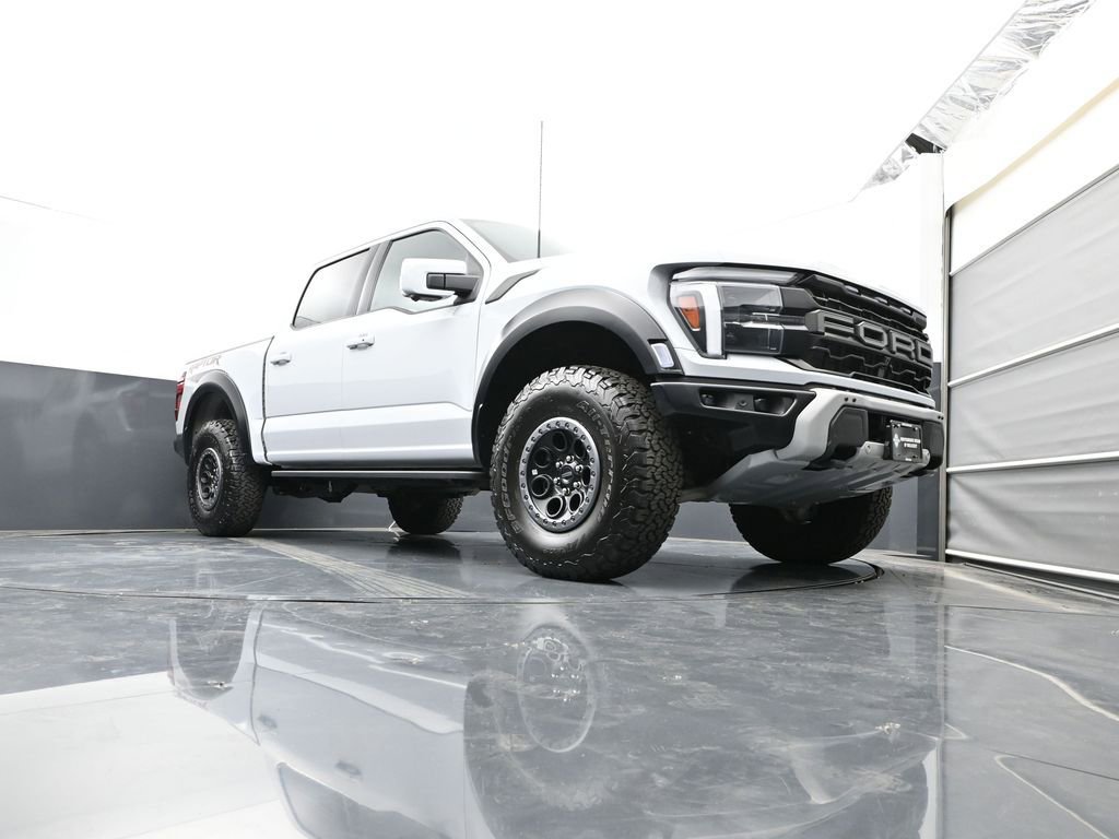 Used 2025 Ford F150 Raptor AWD/4WD image 32