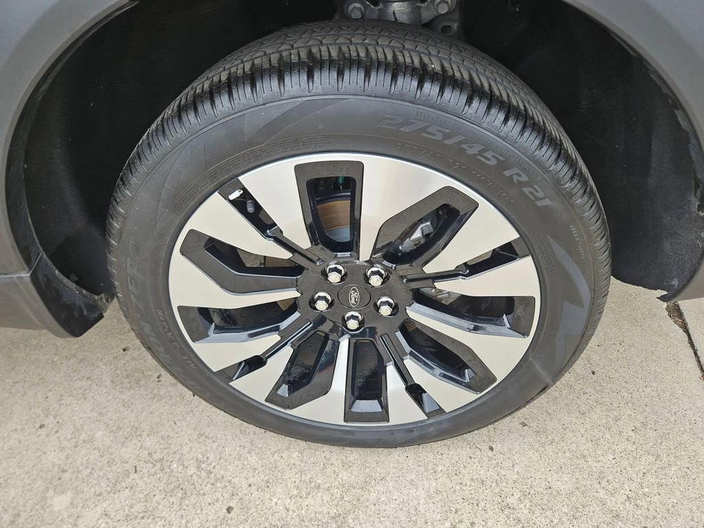 Used 2025 Ford Explorer Platinum w/ LUX Leather Package AWD/4WD image 26