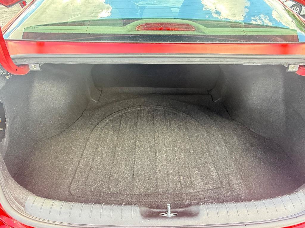 Used 2021 Hyundai Elantra SE FWD image 17