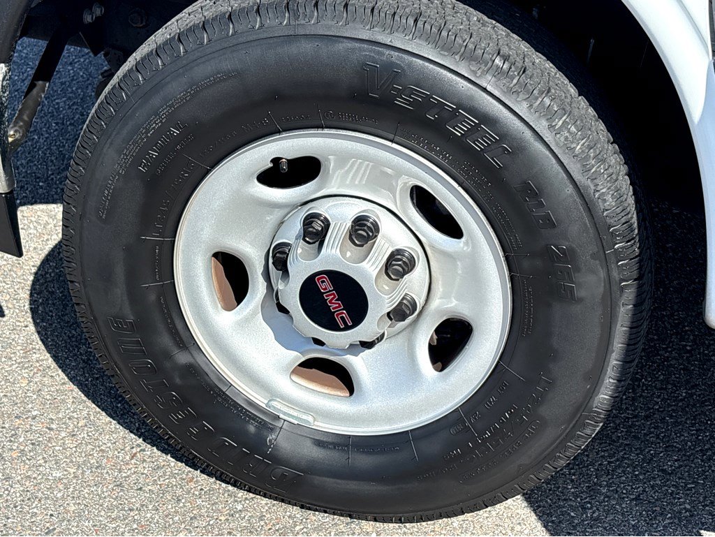 Used 2024 GMC Savana 2500 w/ Driver Convenience Package RWD image 17