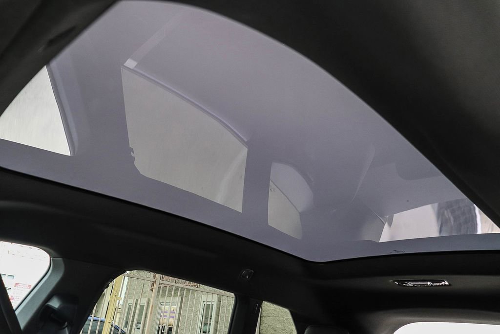 Used 2026 BMW iX xDrive60 w/ Premium Package image 27