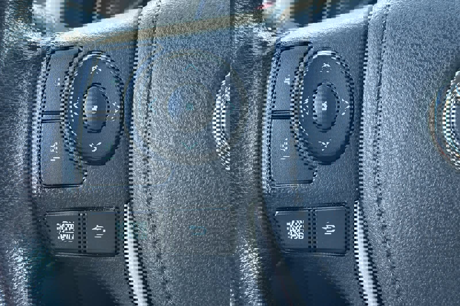 Used 2014 Toyota RAV4 Limited image 25