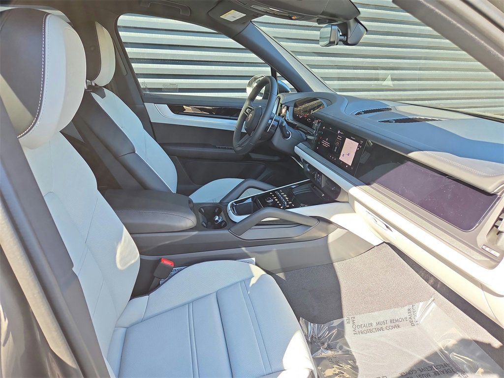 New 2026 Porsche Cayenne image 18