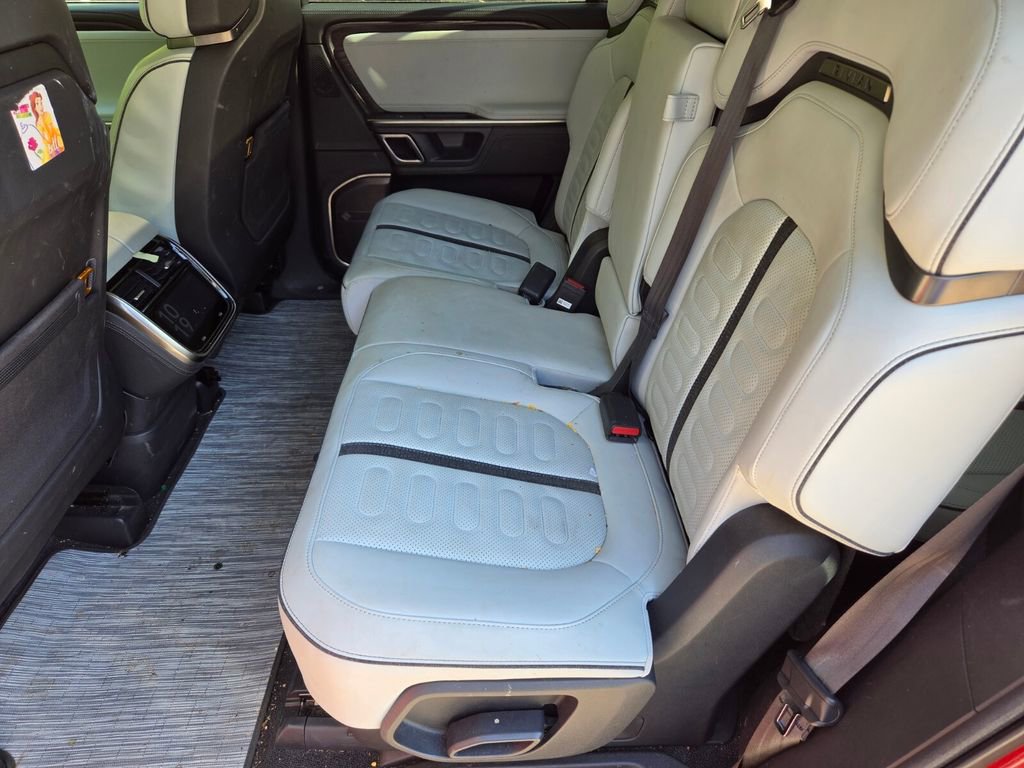 Used 2023 Rivian R1S Adventure AWD/4WD image 8