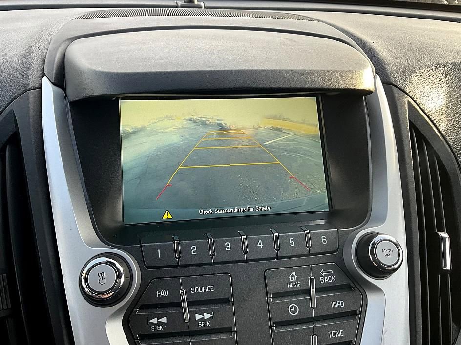 Used 2017 Chevrolet Equinox LS image 18