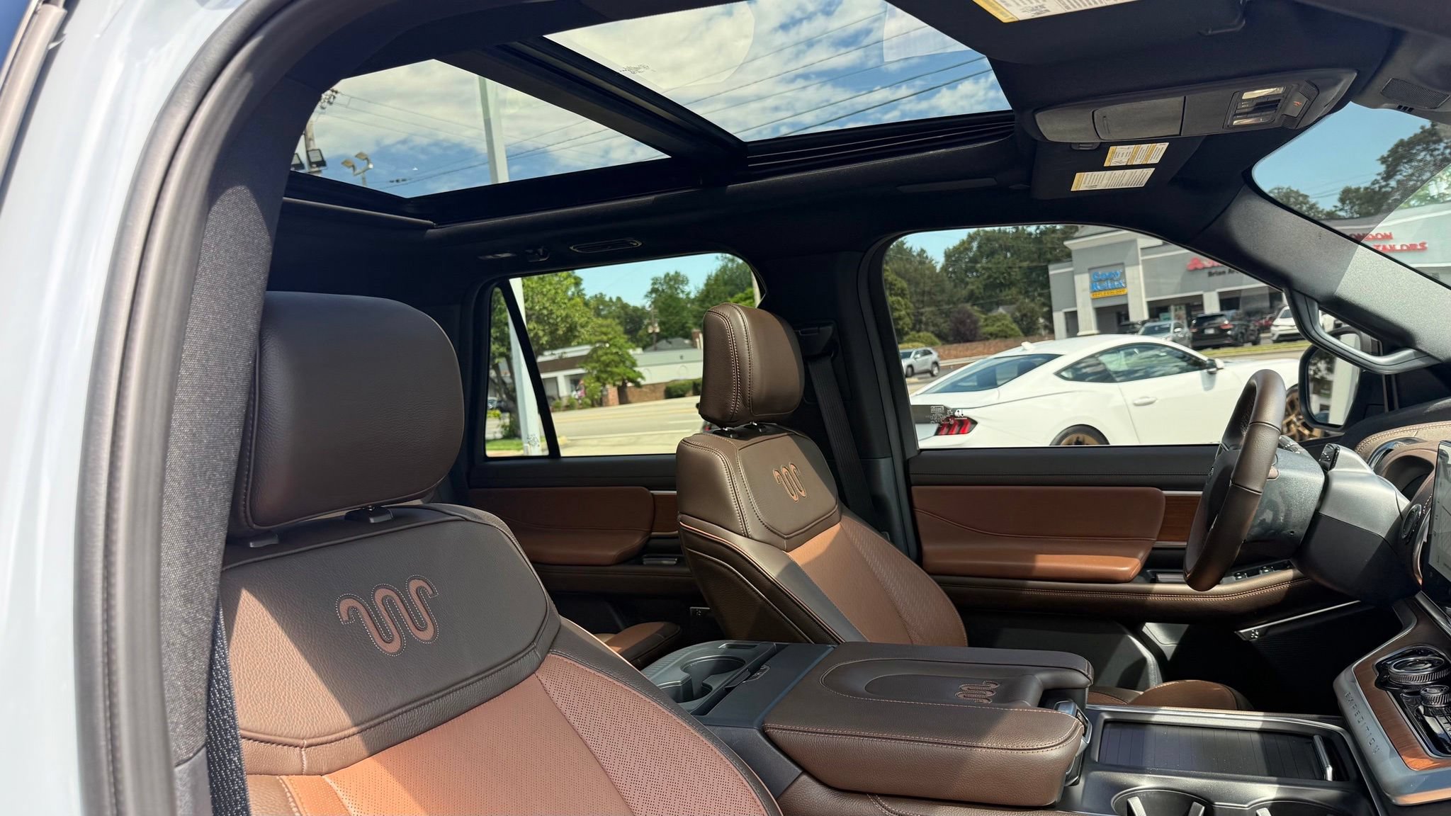 Used 2025 Ford Expedition King Ranch AWD/4WD image 25